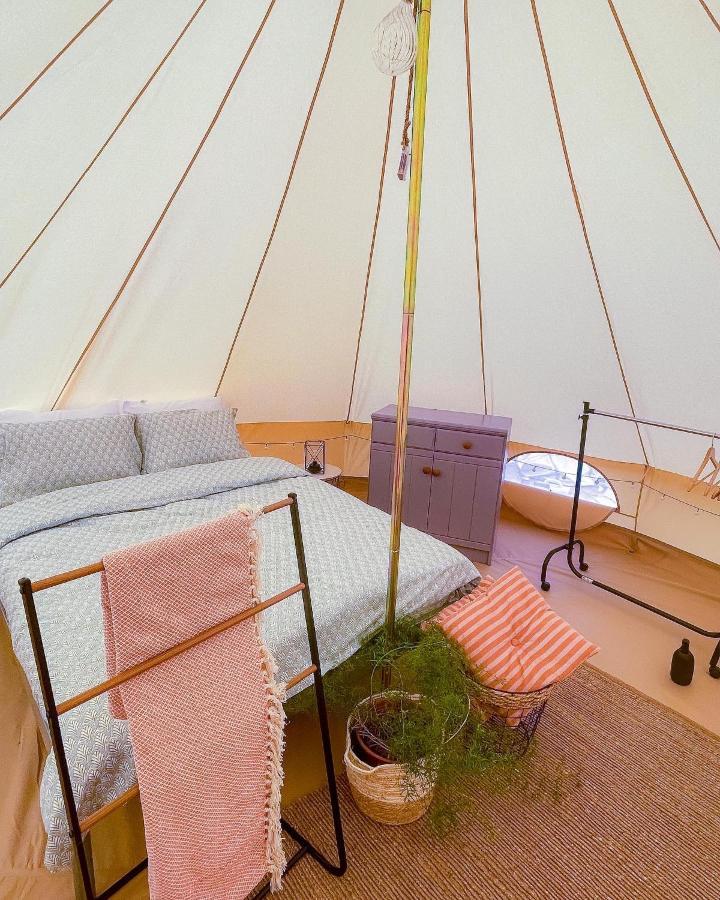 Hotel The Hunters Glamping Ciudanovita Exterior foto