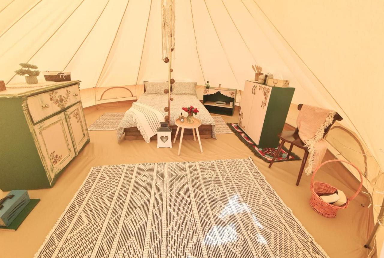Hotel The Hunters Glamping Ciudanovita Exterior foto