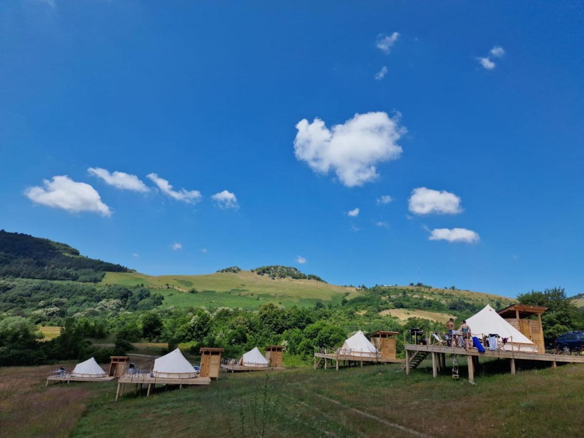 Hotel The Hunters Glamping Ciudanovita Exterior foto