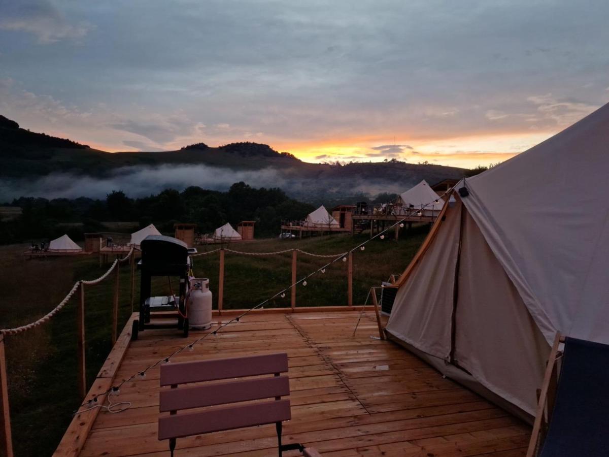 Hotel The Hunters Glamping Ciudanovita Exterior foto