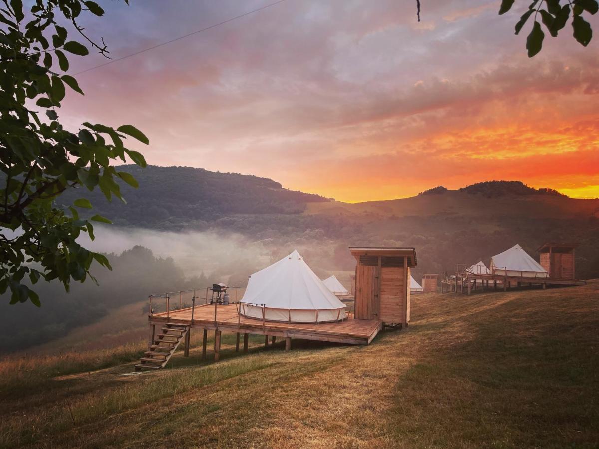 Hotel The Hunters Glamping Ciudanovita Exterior foto